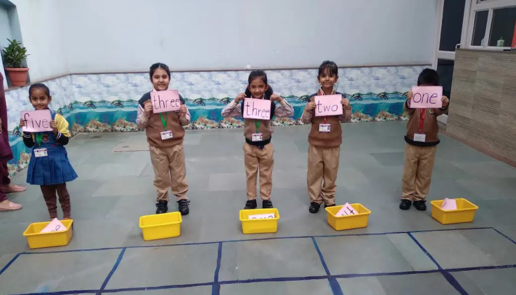 Bagless Day was organized for students of KG class