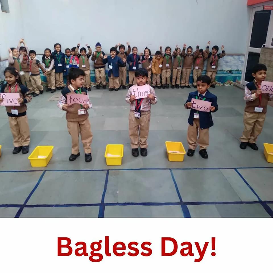 Bagless Day was organized for students of KG class